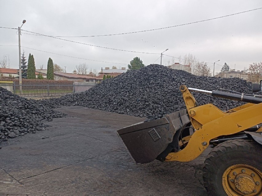 MPGK w Tarnowie rozpoczęło sprzedaż węgla po preferencyjnej cenie. Jest dostarczany do mieszkańców według kolejności zgłoszeń