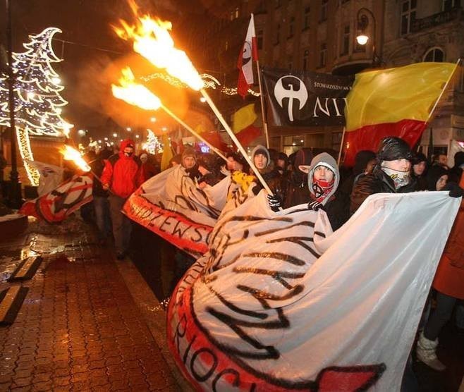 Marsz &quot;Idzie Antykomuna 2012&quot;. Manifestacja MW i ONR w Łodzi