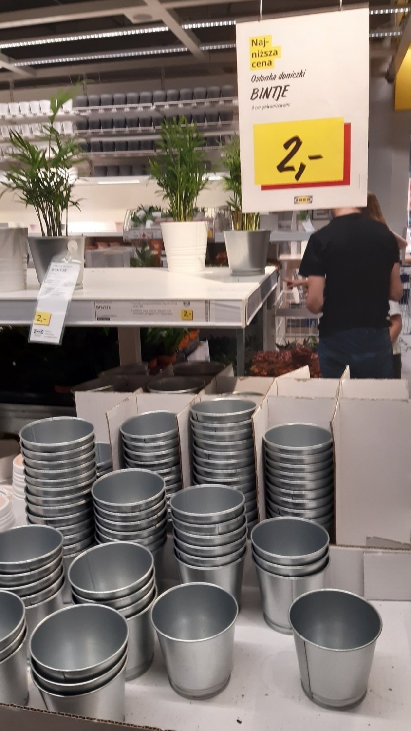 W IKEA w Katowicach rozpoczęły się promocje i wyprzedaże....