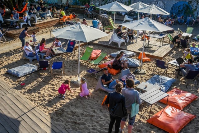 Kto nie wybiera się nigdzie na długi weekend majowy, w Poznaniu nie będzie się nudził. Zaplanowano bowiem wiele ciekawych imprez w mieście i okolicy. Sprawdź w galerii, gdzie warto się wybrać ----->