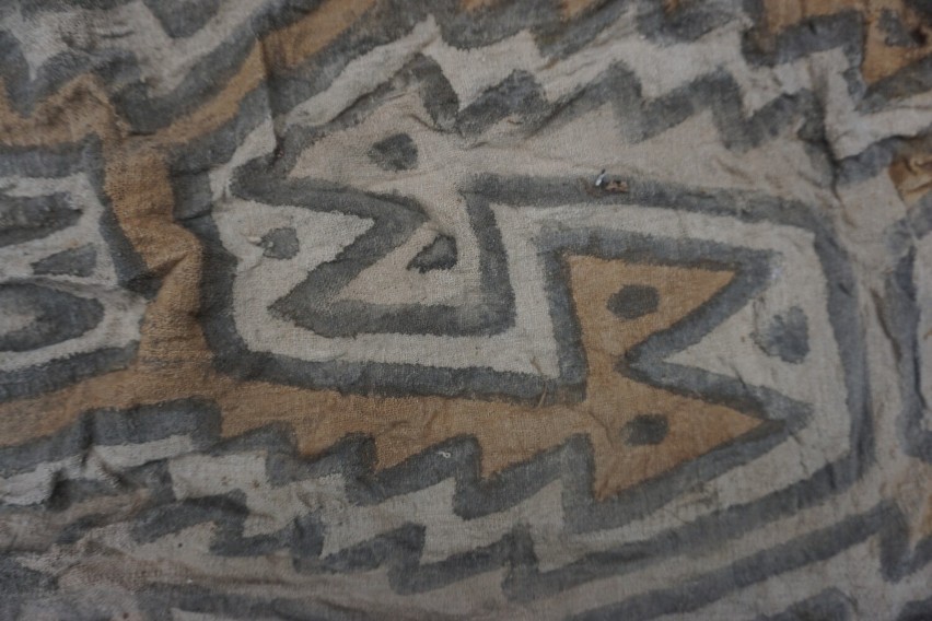 Detal malowanej tkaniny wykonanej pomiędzy 772 i 989 r. n.e.