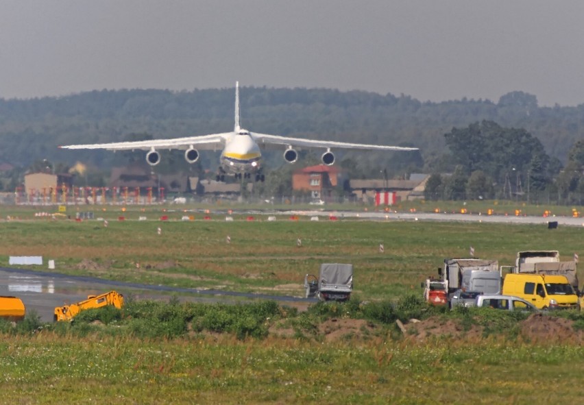 Zdjęcie z lądowania Rusłana w Pyrzowicach, sprzed kilku lat