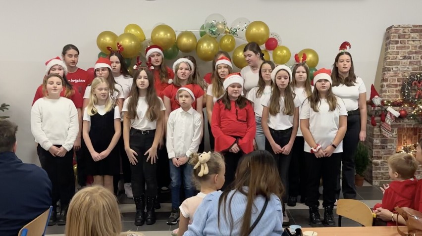 Jarmark Bożonarodzeniowy w Szkole Podstawowej w Zdziechowie