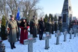 KOŚCIAN. Na starym cmentarzu w Kościanie odsłonięto tablice upamiętniające mieszkańców kościańskiego poległych w Bitwie Warszawskiej [FOTO] 