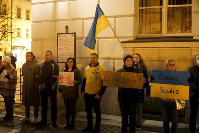 Kalisz solidarny z Ukrainą. Wiec wsparcia na Głównym Rynku
