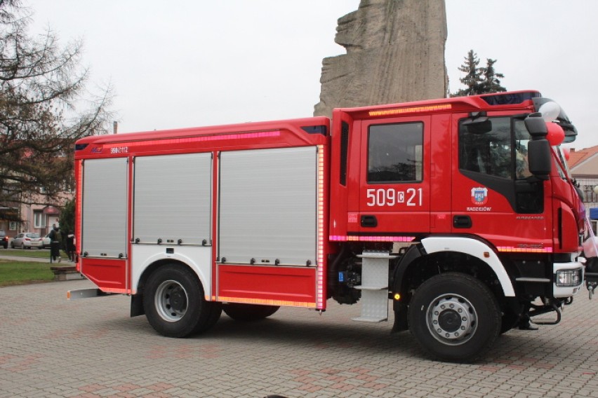 Nowy wóz bojowy dla Miejskiej Ochotniczej Straży Pożarnej w Radziejowie [zdjęcia] 