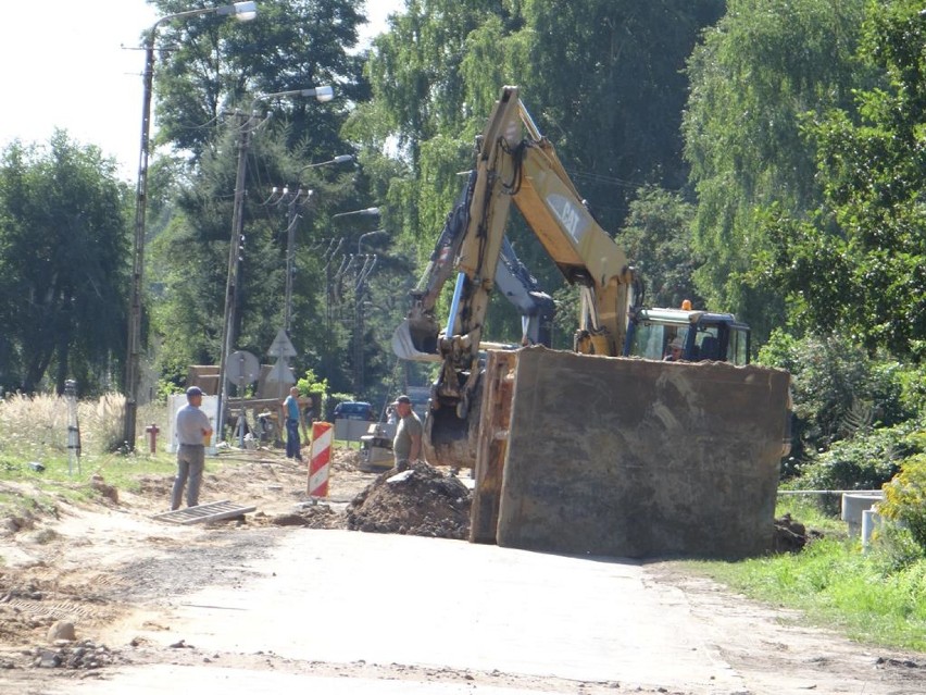 Trwa budowa kanalizacji w ulicy Jodłowej w Zduńskiej Woli