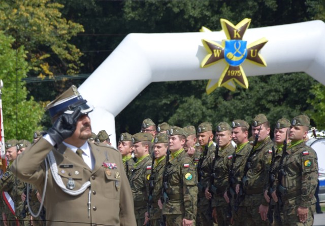 Święto Wojska Polskiego 2017 w Tychach. Ppłk Leszek Klag, komendant WKU w Tychach.