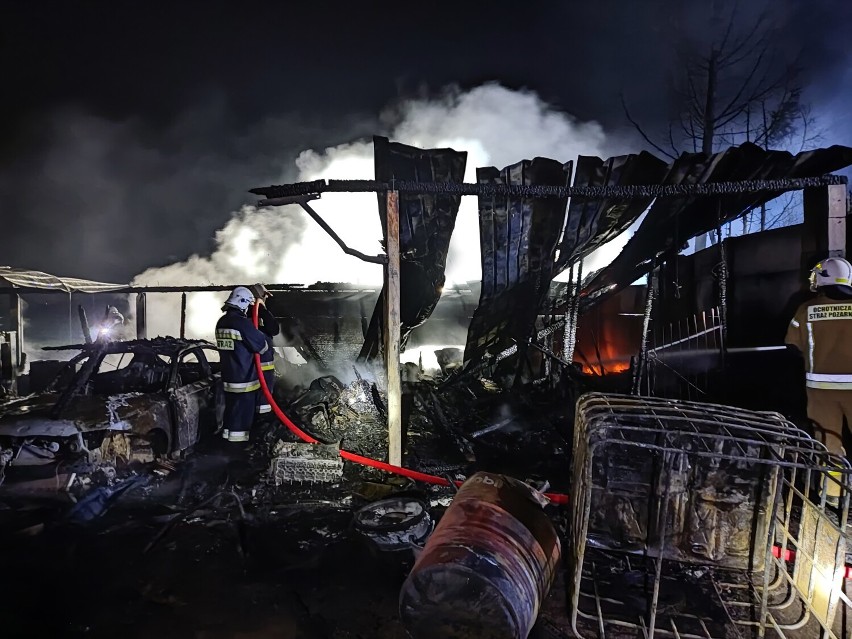 Gmina Grodziec. Pożar warsztatu samochodowego  w miejscowości Łagiewniki 