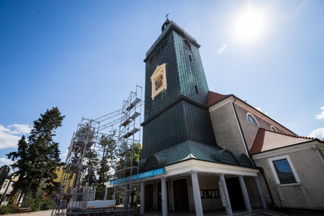 Zakończyły się prace konserwatorskie i związane z renowacją płaskorzeźby MBNP na wieży kościoła na Szwederowie