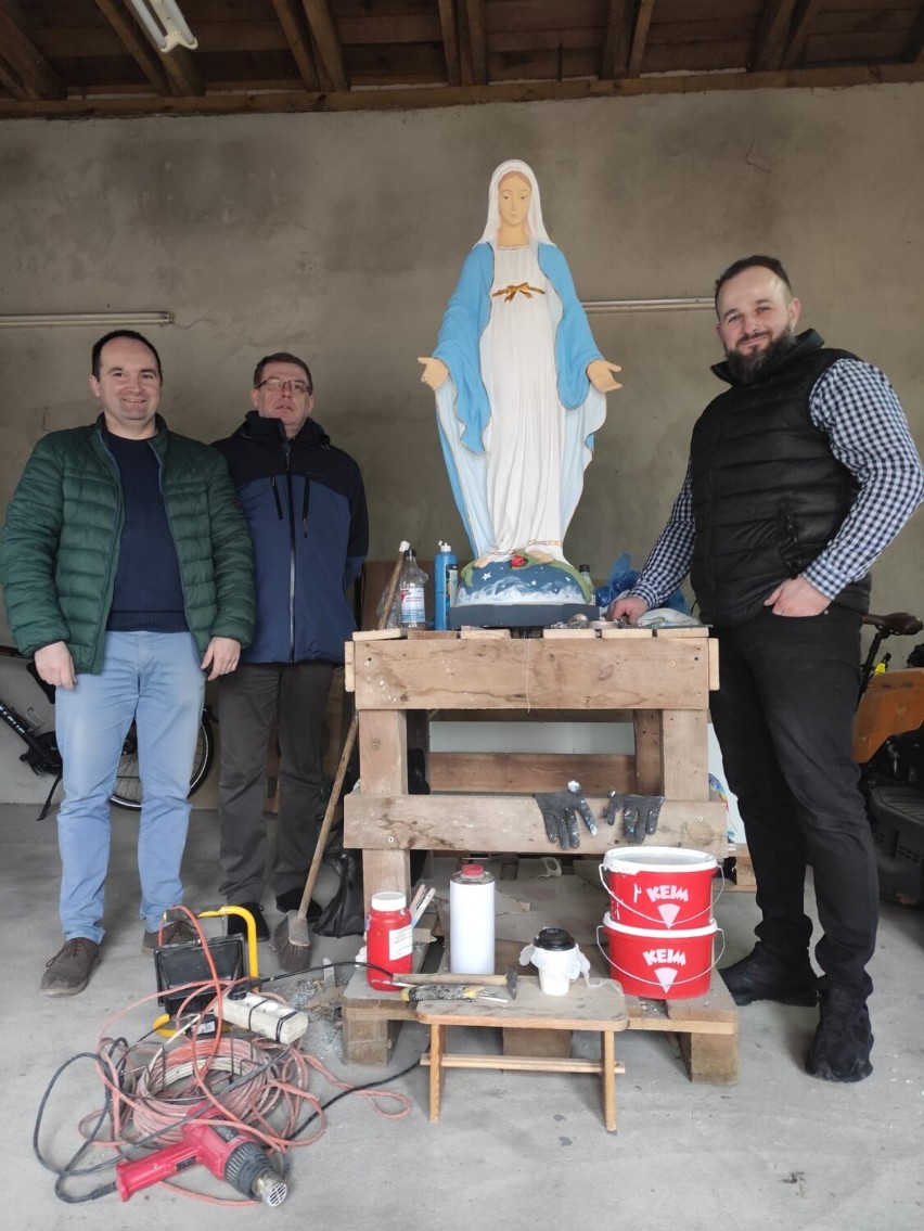 Zakończono renowację figury Matki Boskiej Niepokalanie Poczętej ze wsi Psarskie. Efekt końcowy przeszedł najśmielsze oczekiwania [zdjęcia]