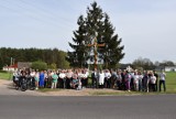 Poświęcenie nowego krzyża w Cichej Górze. Uroczystość zgromadziła tłumy wiernych