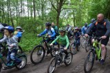 Rajd rowerowy z okazji dnia dziecka w Skokach. Na trasę wokół Jeziora Budziszewskiego wyruszyło ponad 100 rowerzystów