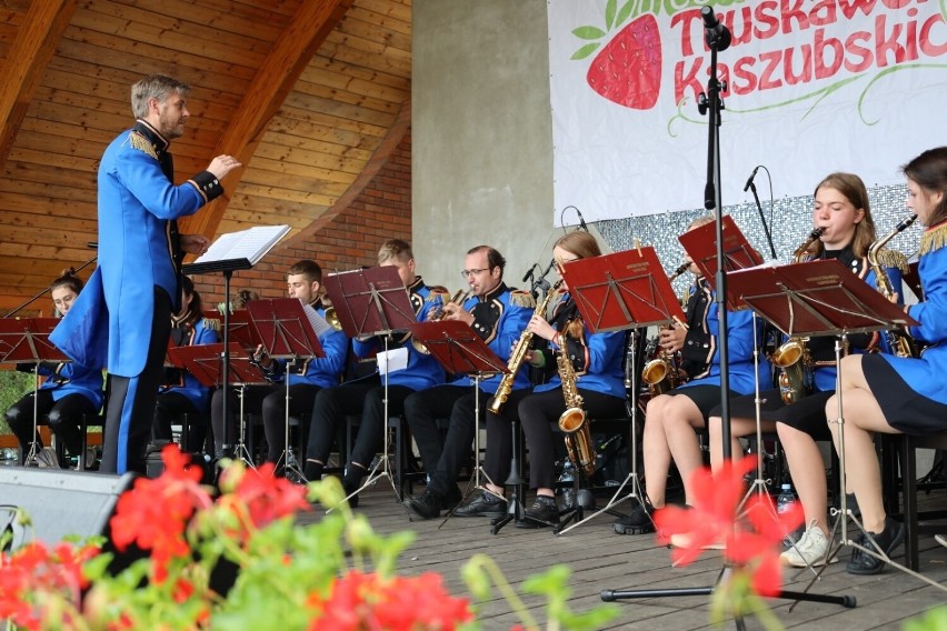 Wydarzenie otworzył koncert Młodzieżowej Orkiestry Dętej...