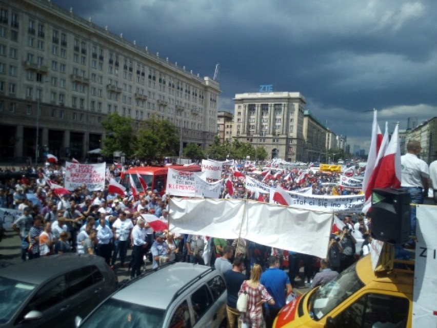 Protest sieradzkich rolników kolejny raz w Warszawie. Do akcji przyłączają się kolejne branże. List otwarty do premiera