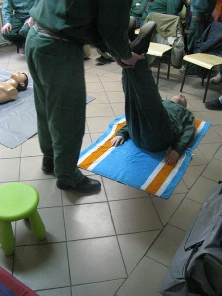 Więźniowie Zakładu Karnego w Malborku uczyli się udzielania pierwszej pomocy przedmedycznej