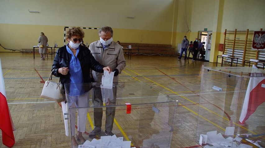Druga tura wyborów prezydenckich 2020 w powiecie sławieńskim. Frekwencja na godz. 17 [ZDJĘCIA]