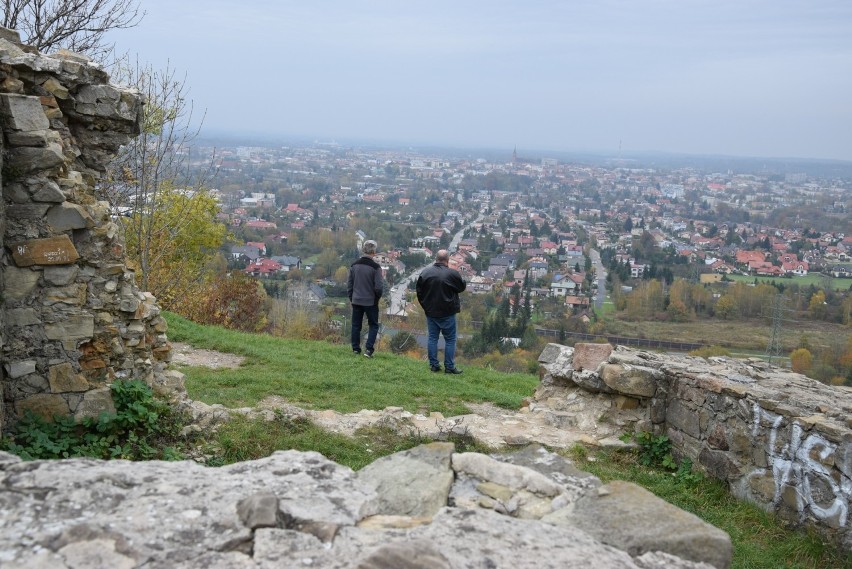 Tarnów. Dzieje zamku na Górze św. Marcina. Od "małego Wawelu" po kompletną ruinę [ZDJĘCIA]