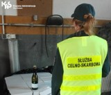 Malbork. Nielegalny alkohol i papierosy zarekwirowane w dwóch mieszkaniach 