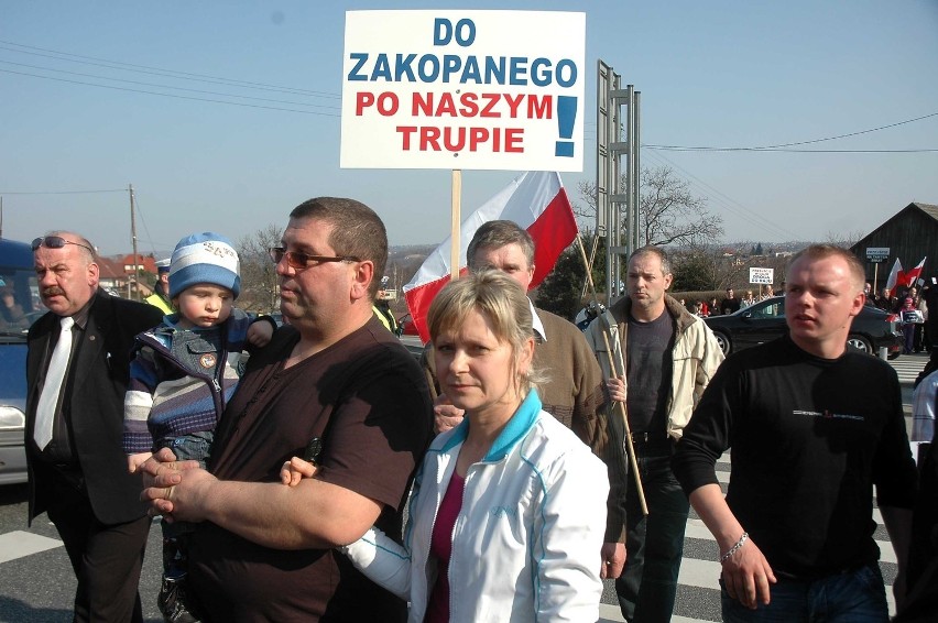 Protest mieszkańców Libertowa, Gaju i Mogilan, marzec 2012...