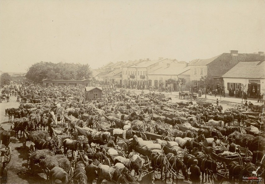 1914 , Jarmark na rynku w Opatowie.