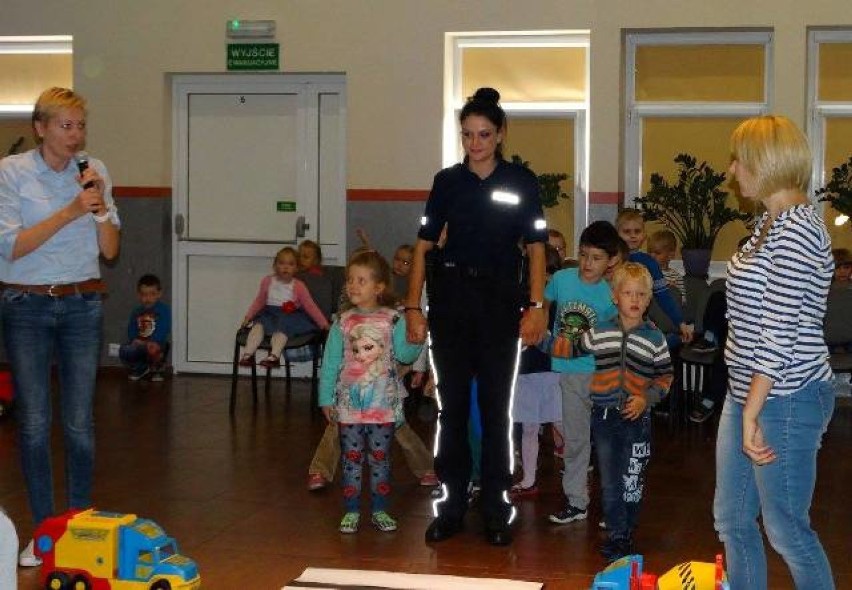 Policjanci z Babiaka z wizytą w przedszkolach