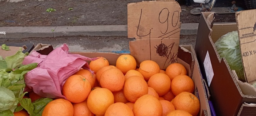 Pomarańcze kosztowały po 4,90 za kilogram