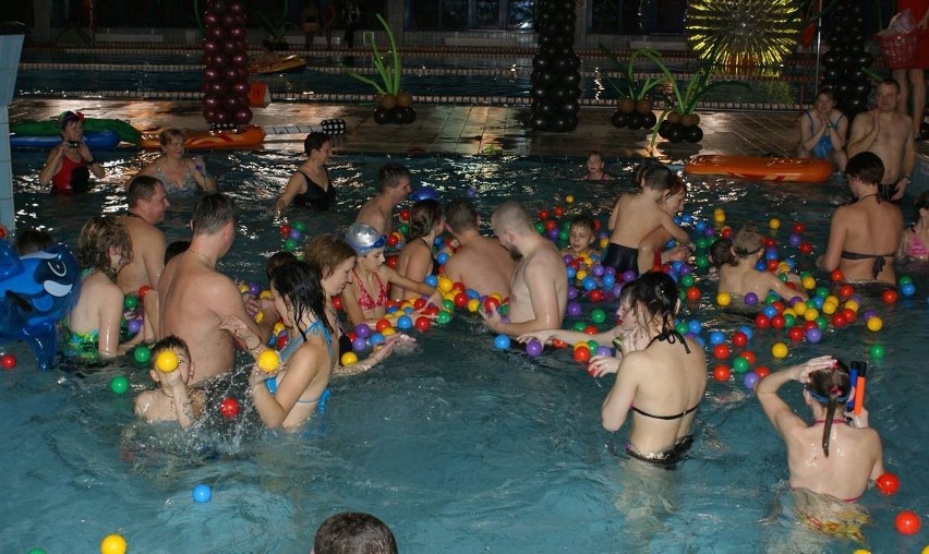 Noworoczna zabawa w bikini (zdjęcia)