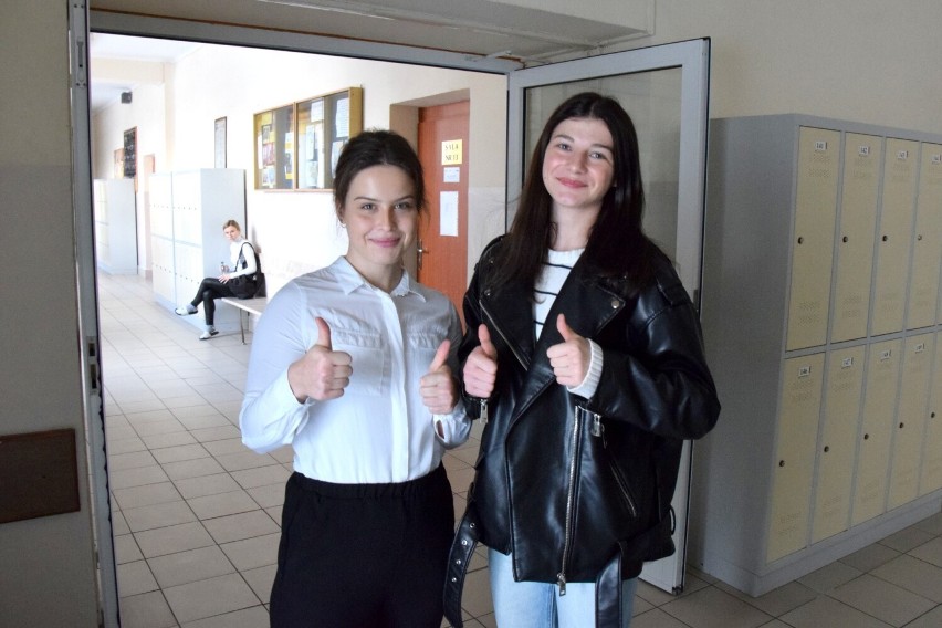 Jagoda i Natalia, uczennice klasy 4e kieleckiego "Norwida"...