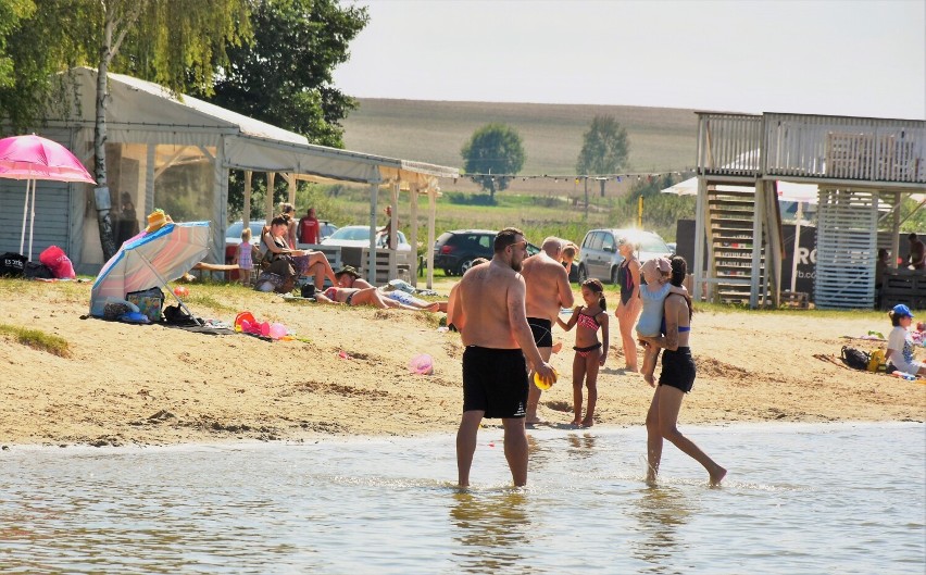 To był ostatni upalny, wakacyjny piątek. Mieszkańcy Chełma i okolic szukali ochłodzenia nad zalewem Żółtańce. Zobacz zdjęcia