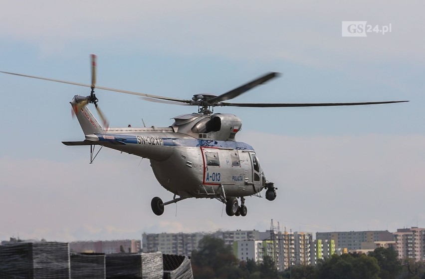 Policyjny helikopter nad Szczecinem
