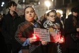 Przez Katowice przeszedł "Marsz Dla Izy" - zobacz ZDJĘCIA. Ludzie utworzyli napis ze zniczy