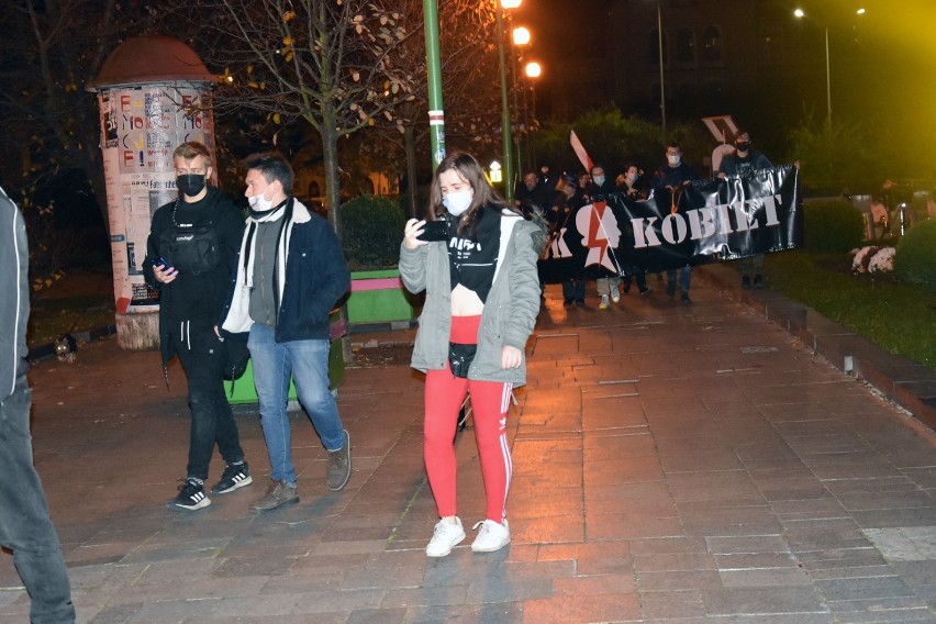 Legnica: Strajk Kobiet na Placu Słowiańskim