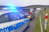 Policjanci z Konina odzyskali dwa skradzione auta. Wrócą do Holandii i Niemiec. Sprawcy wpadli na autostradzie