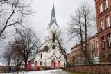 Gimnazjaliści z Boguszowa poznają pracę samorządu i zaopiekują się kościołem