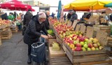 Dylemat na zakupach: polskie jabłko czy tańszy banan? Jabłka w 2020 roku o niemal 50% droższe niż rok temu