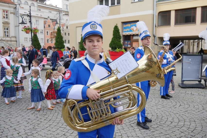 Koncert Dziecięco-Młodzieżowej Legnickiej Orkiestry Dętej w Akademii Rycerskiej