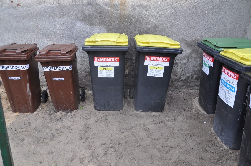 Opłata śmieciowa a dodatek węglowy. W Barwicach kontrolują deklaracje śmieciowe [zdjęcia]
