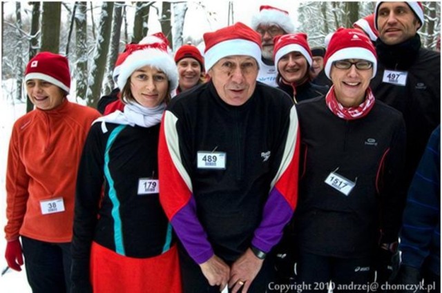 Świąteczny Bieg Mikołajkowy w Parku Kampinoskim wystartuje w sobotę o godz. 11:00.

Uczestnicy będą mieli do pokonania 10 km. Cały dochód z tego dobroczynnego biegu zostanie przekazany na paczki świąteczne dla potrzebujących rodzin. 

Wpisowe dla osoby dorosłej kosztuje 30 zł, dla studentów 20 zł, a dla osoby niepełnoletniej 15 zł. Szczegóły znajdziecie TUTAJ

Czytaj też: Świąteczny Bieg Mikołajkowy: kilometry w prezencie dzieciom