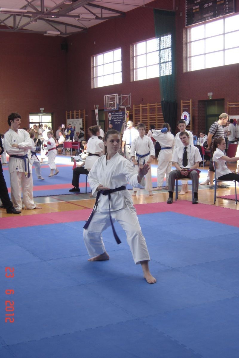 Mistrzostwa Karate w Lesznie. Zawodnicy UKS Kleczew z medalami