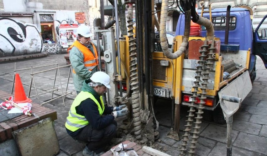 Teraz trwają prace koncepcyjne związane z budową tunelu, już...