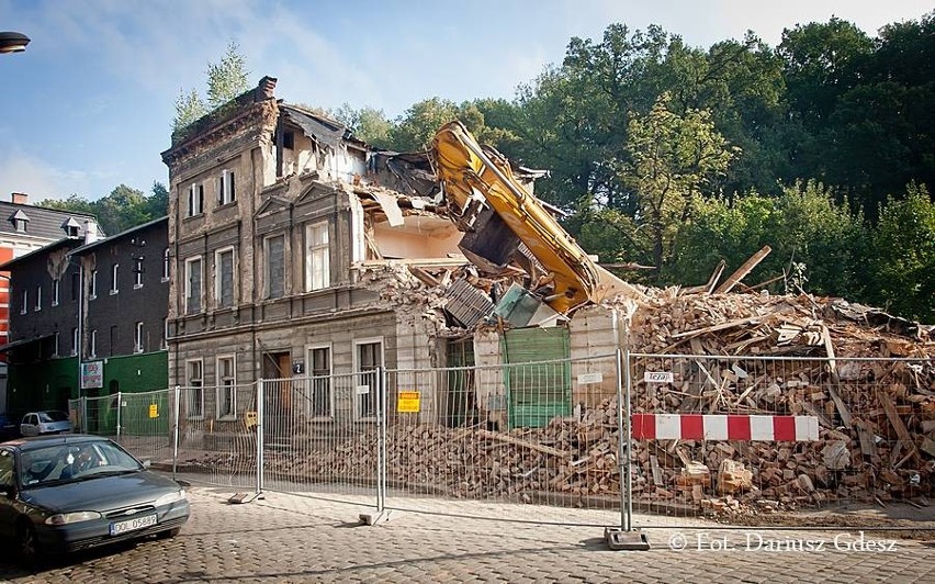 Wypadek koparki w Wałbrzychu