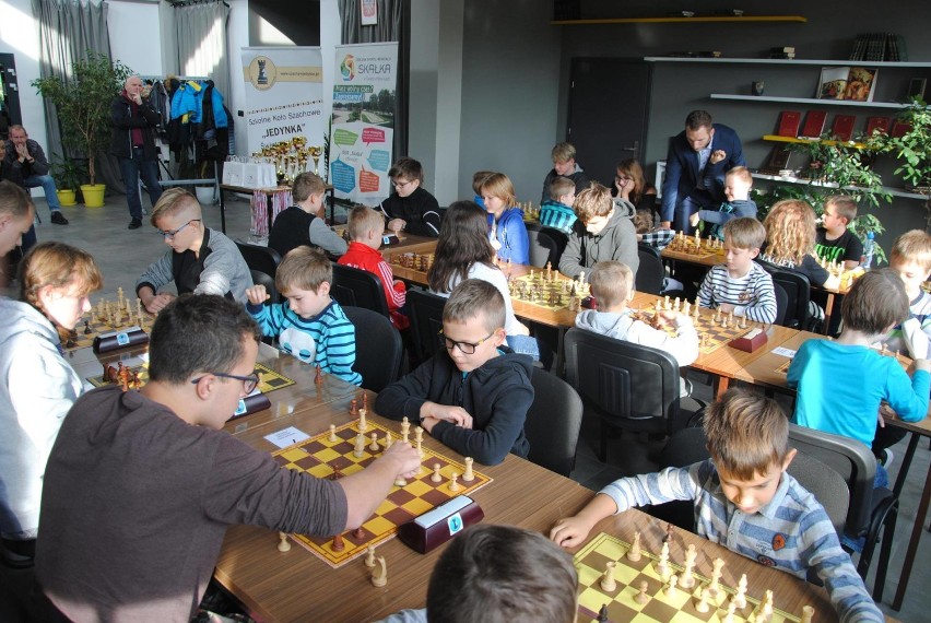 Jesienny turniej szachowy w filii nr 1 MBP w...