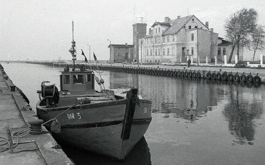 Port morski w Darłowie. Tak wyglądał w latach 80. i 90. [ZDJĘCIA]