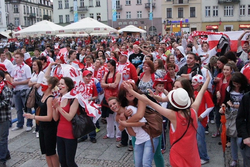 Zobacz także jak wyglądała kaliska strefa kibica podczas...