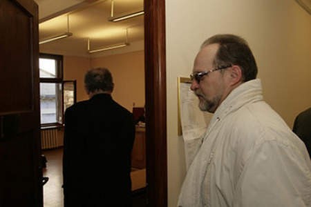 Mirosław Sternak pracował w Daniel Tourist jako kierowca. Przed nim na salę rozpraw w sosnowieckim sądzie wchodził Zbigniew Daniel, prezes firmy. OLGIERD GÓRNY
