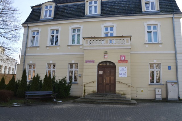 Punkt nieodpłatnej pomocy prawnej znajduje się w budynku Starostwa Powiatowego, przy ul. Piłsudskiego 18