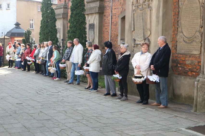 Święcenie pokarmów w parafii Św. Krzyża w Lesznie - tak wyglądało rok temu [ZDJĘCIA] 