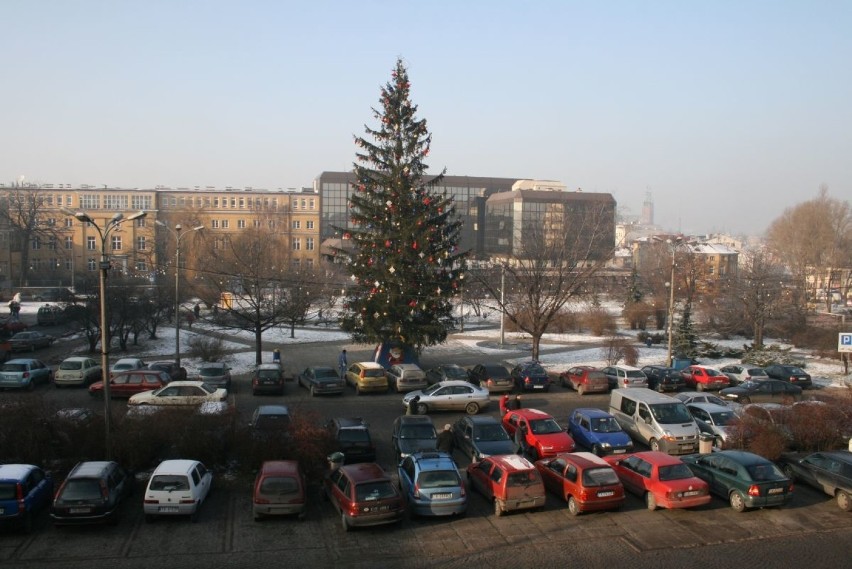 Plac Konstytucji 3 Maja

Jeszcze w 2007 roku taki widok...
