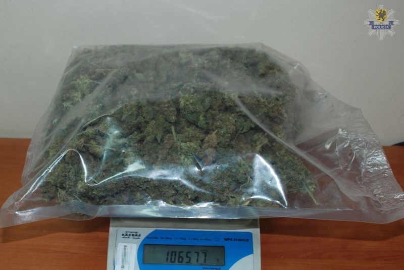 Taksówkarz miał 4 kg marihuany w Wejherowie